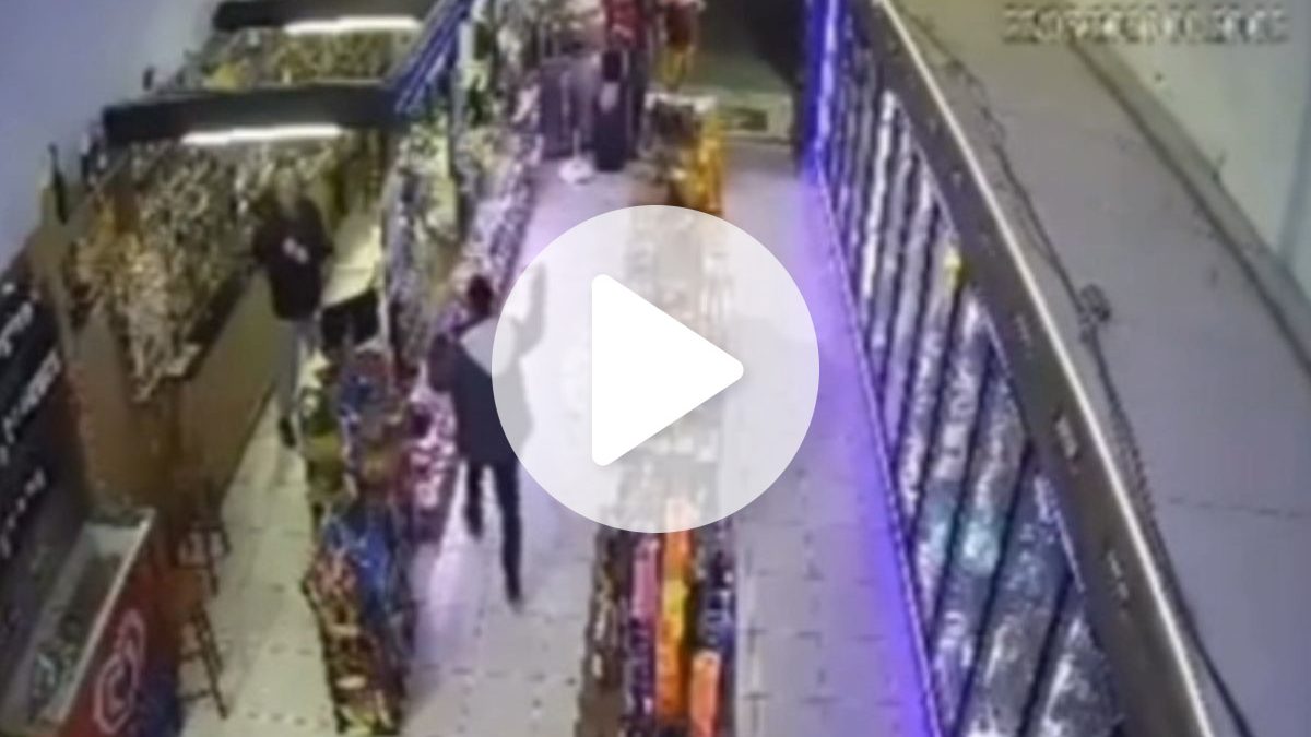 Cliente se revolta com preços, volta armado com faca e tenta matar comerciante em SC