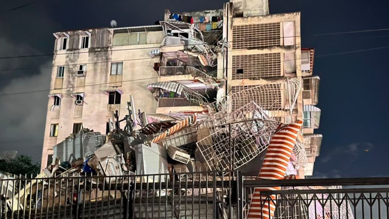 escombro de prédio em Caracas após terremotos na venezuela