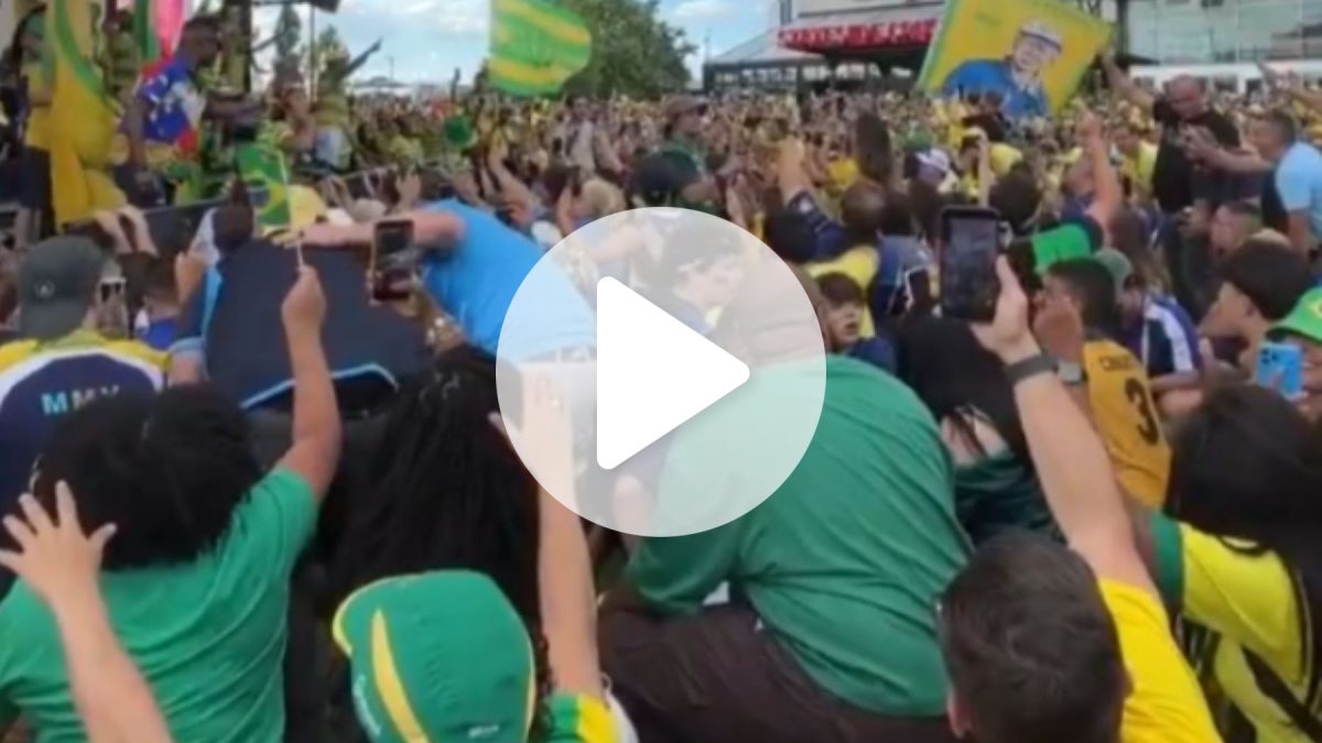 VÍDEO: Torcedores brasileiros fazem grande festa na Filadélfia antes de Brasil x Haiti