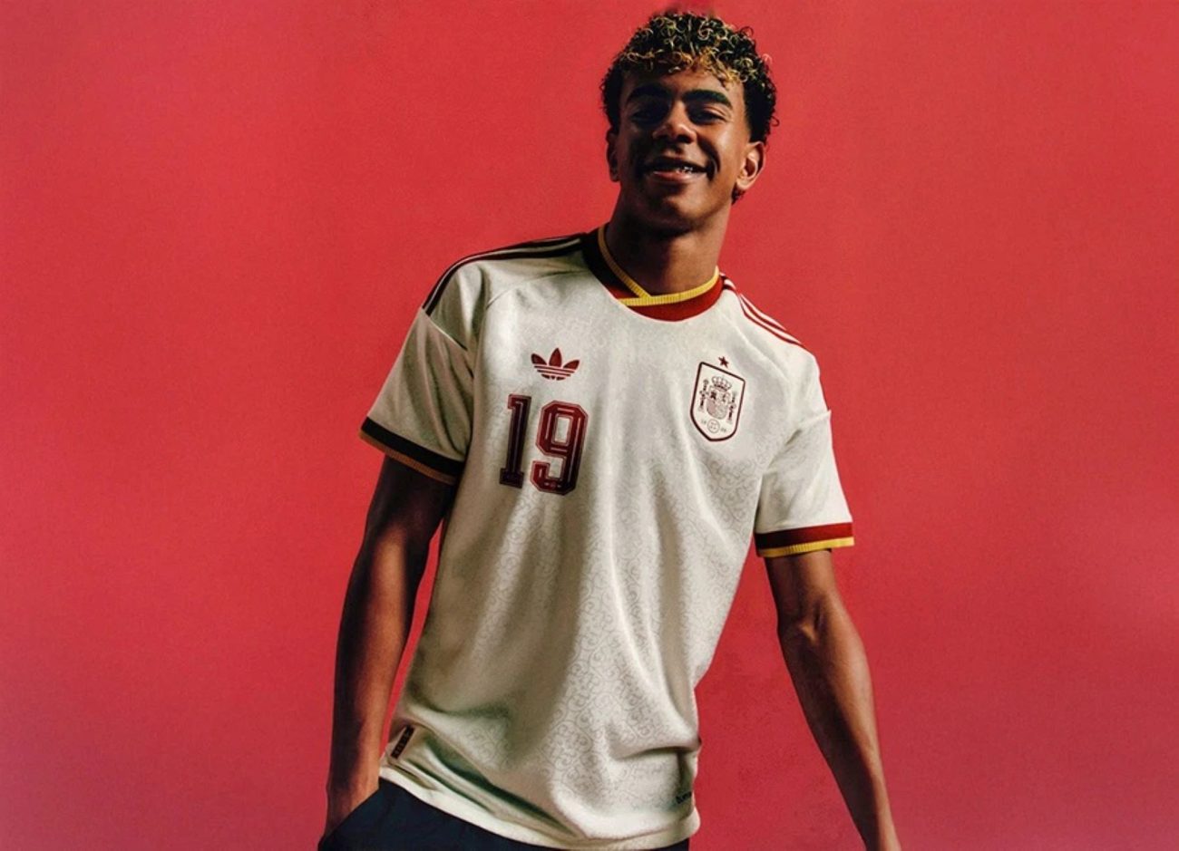 Veja uniforme branco da Espanha para esta CopaFoto: Reprodução/Adidas/ND Mais