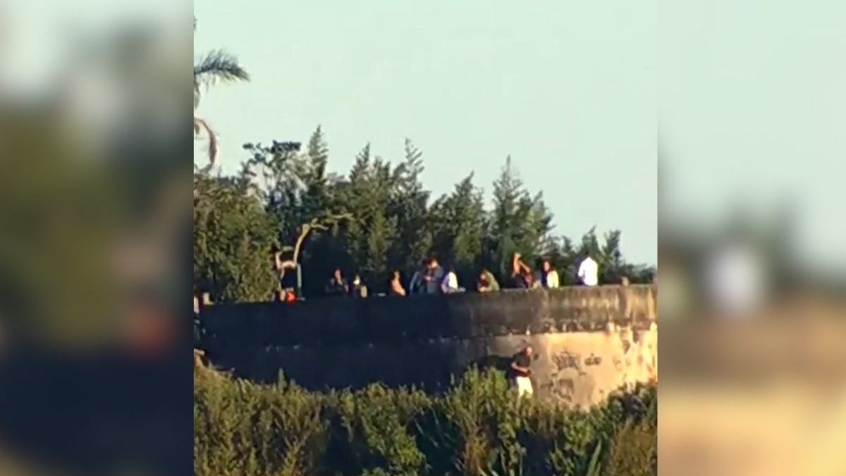 VÍDEO: Turistas ficam encurralados em mirante durante tiroteio no Morro Santa Marta