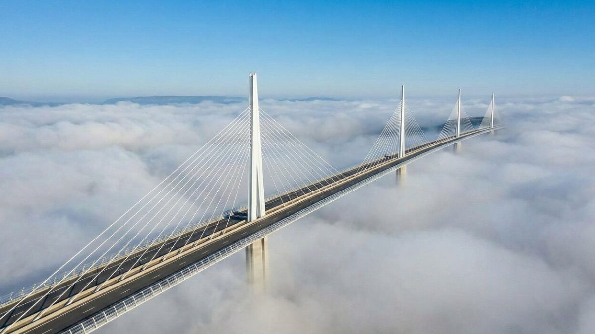 Viaduto da França Supera Torre Eiffel em Altura e Liga Cidades por Cima das Nuvens