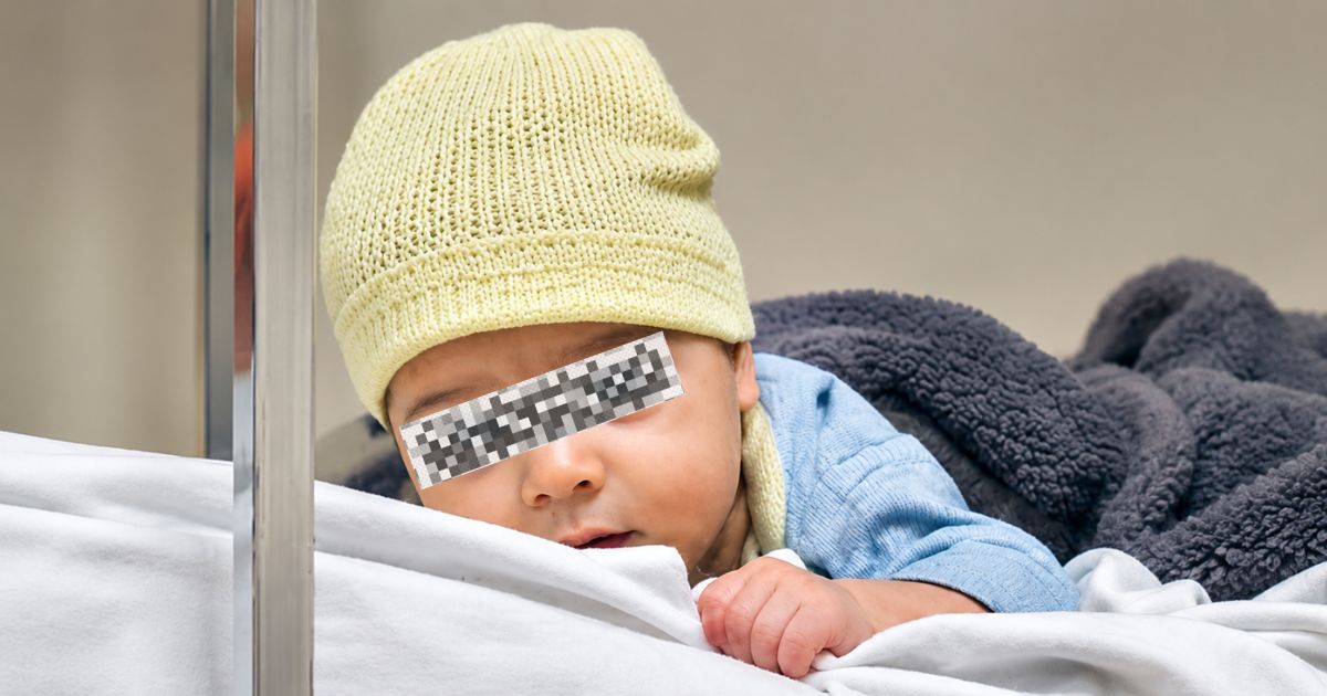 Bebê abandonada pelos pais emociona milhares de pessoas após imagens circularem na internet, mas hospital revela que a criança segue recebendo cuidados médicos e alerta sobre falsas campanhas criadas nas redes sociais - QTU Questões do Universo