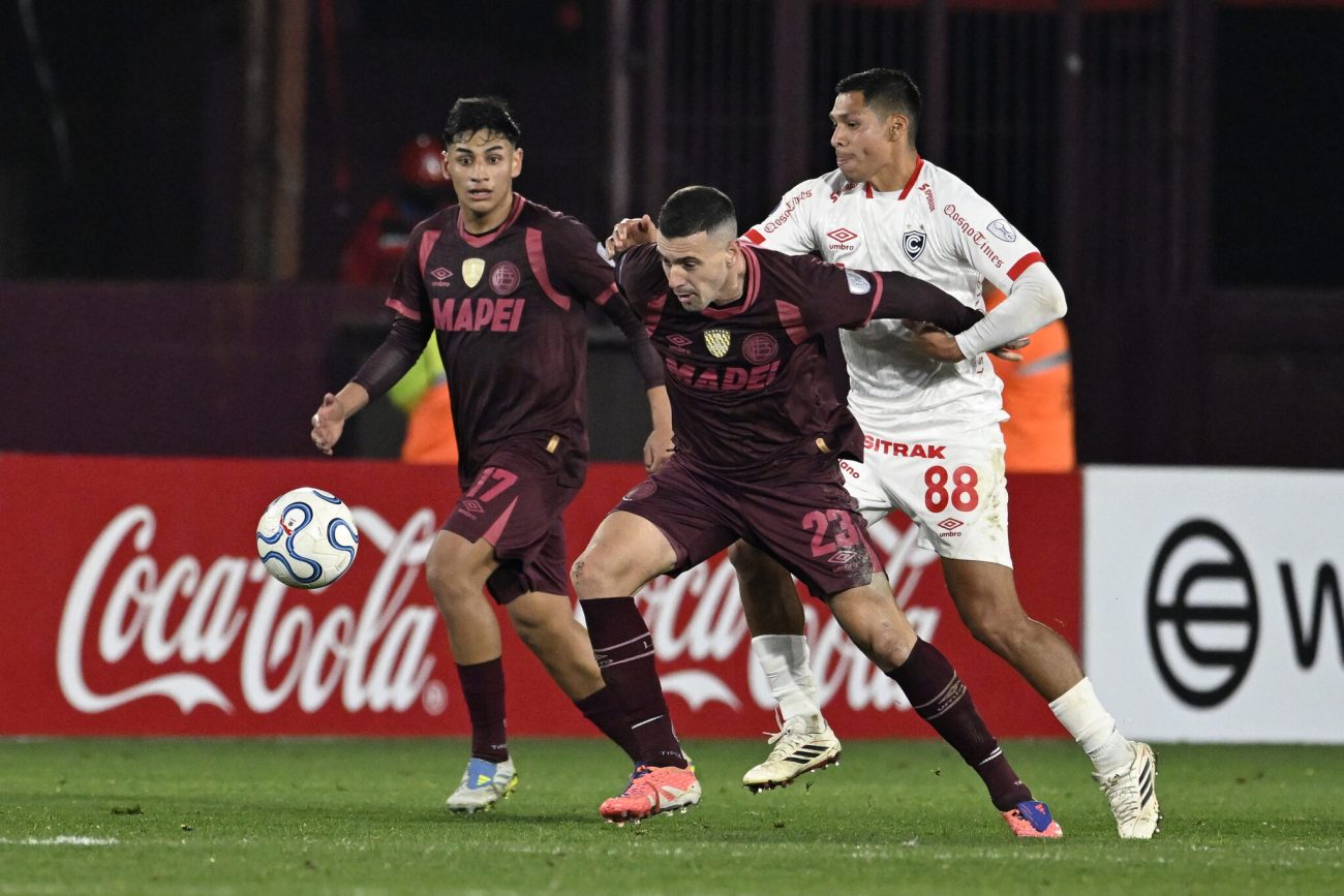 Lanus x Cienciano, no jogo dos playoffs da Sul-Americana, que terminou com vitória por 2 a 0 da equipe argentina