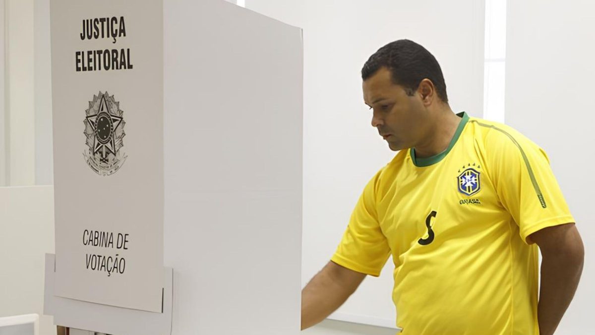 Derrota na Copa: Políticos usam fim do sonho do hexa para focar em eleições