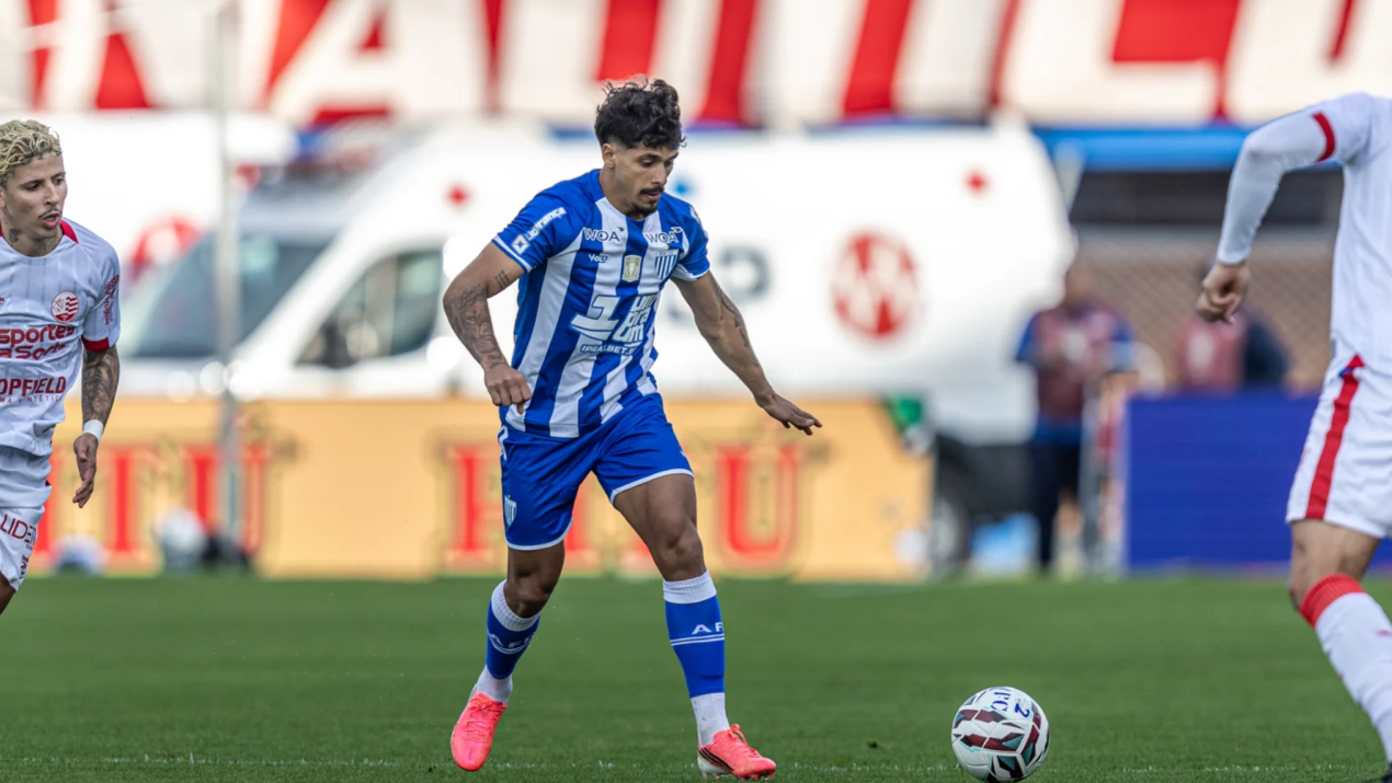 O meia do Avaí, Daniel Penha, deve ser desfalque novamenteFoto: Fabiano Rateke/AFC/ND