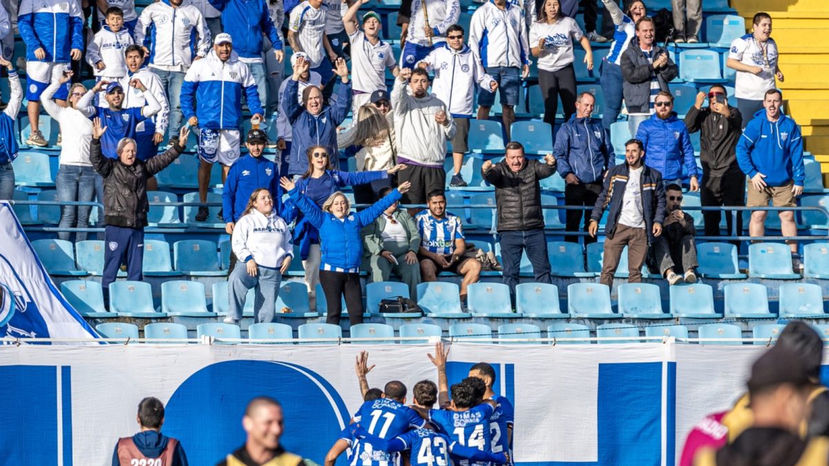 Avaí vence Náutico em estreia de técnico