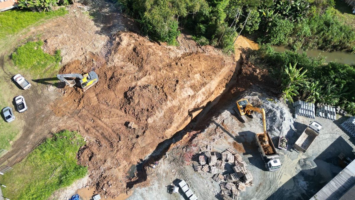 De olho no El Niño, Blumenau cria novo canal para desviar água e reduzir risco de alagamentos - QTU Questões do Universo