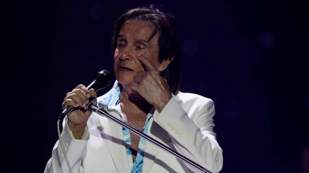 Estado de saúde de Roberto Carlos: equipe divulga comunicado sobre cirurgia do cantor