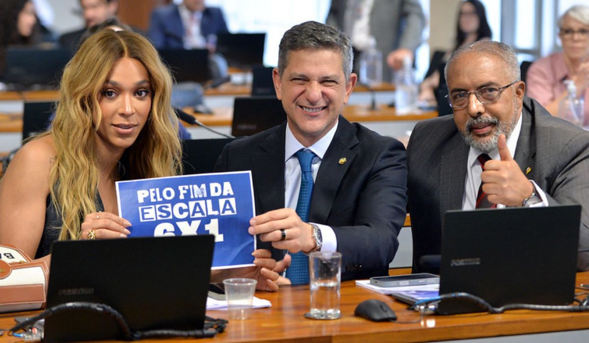 A PEC que prevê o fim da escala 6×1, articulada por parlamentares como Erika Hilton e Paulo Paim, está parada no Senado há mais de um mês e ainda não iniciou sua tramitaçãoFoto: Alessandro Dantas/PT/Reprodução