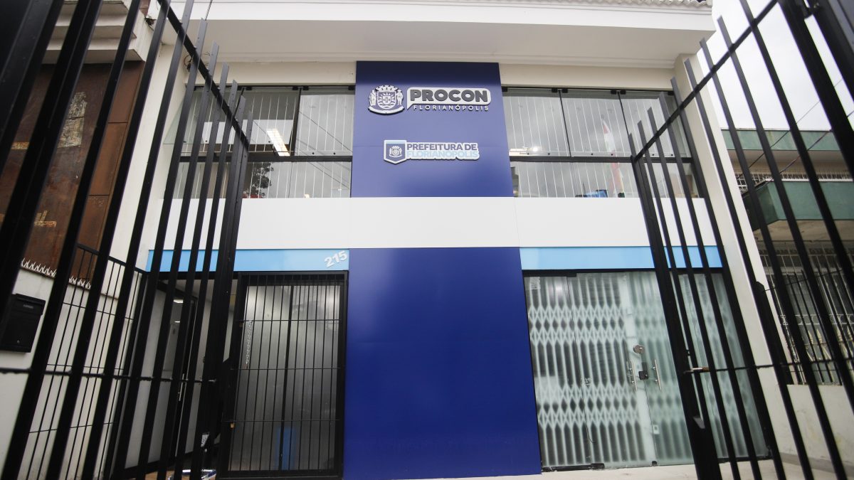 Procon dá 10 dias para planos de saúde corrigirem falhas e garantirem atendimento 24h