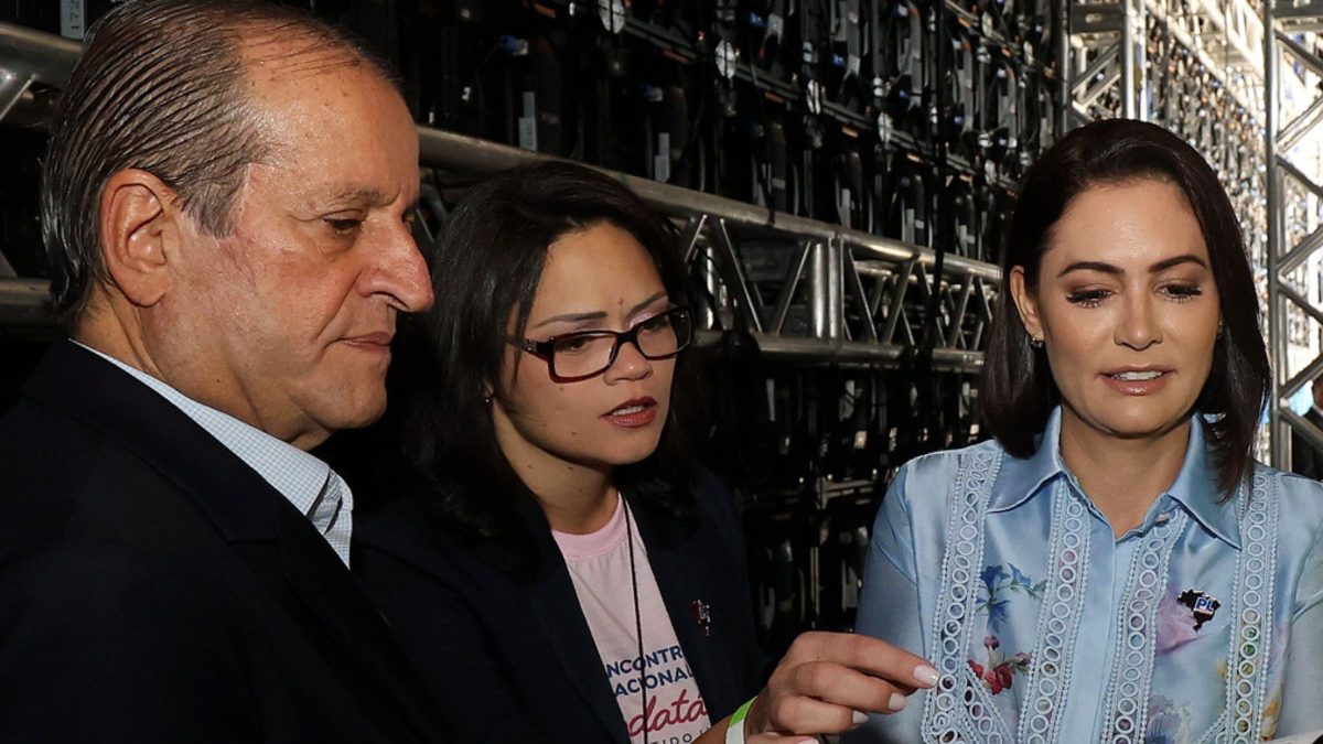 Valdemar anuncia novo comando no PL Mulher e promete anúncio de Michelle sobre Senado no domingo - QTU Questões do Universo