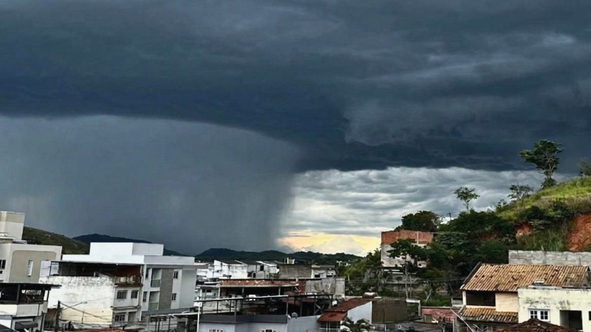 Alerta Vermelho: Temporais Ameaçam Sul e Meio-Oeste de SC e MS