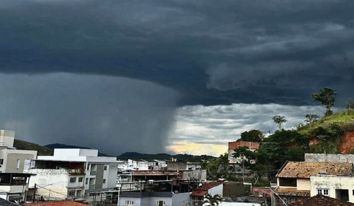 Tempestade com chuvas
