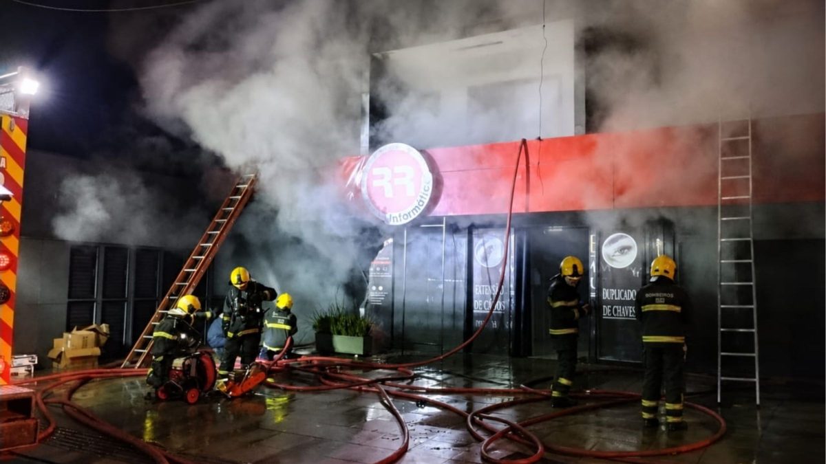 Incêndio em São José: Fumaça densa atinge bairros e rodovia