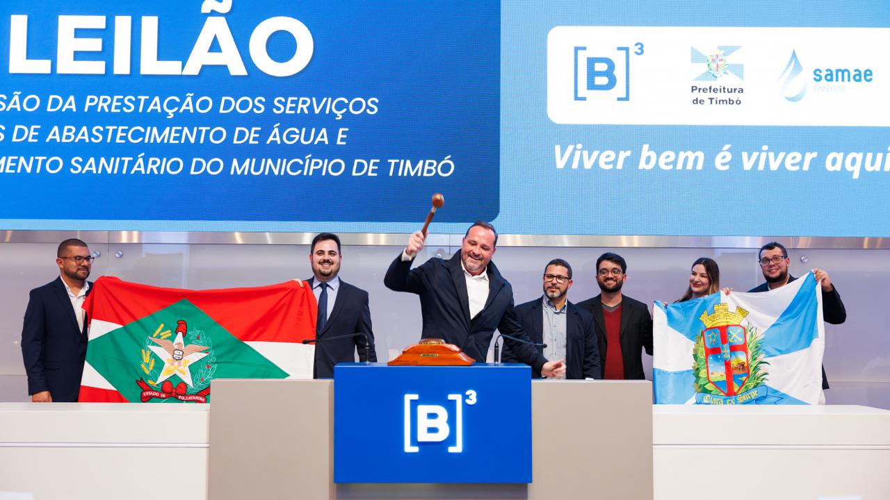 Mudança histórica: Casan assume água e esgoto de Timbó após vencer leilão de R$ 60 milhões