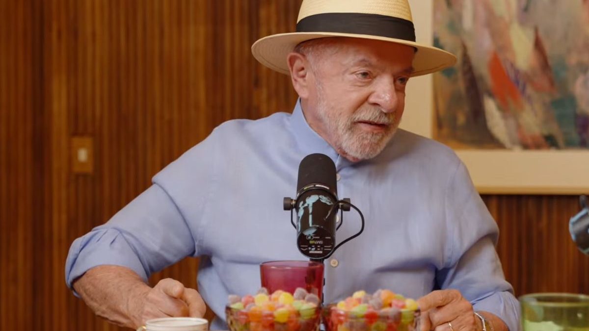 Lula fica desconcertado em podcast ao ser questionado sobre sigilo de 100 anos: ‘Fez igual ao Bolsonaro’ - QTU Questões do Universo