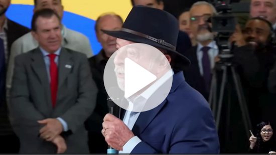‘Que vergonha’: Lula alfineta jogadores da Seleção por ‘abandonarem’ voo de volta ao Brasil