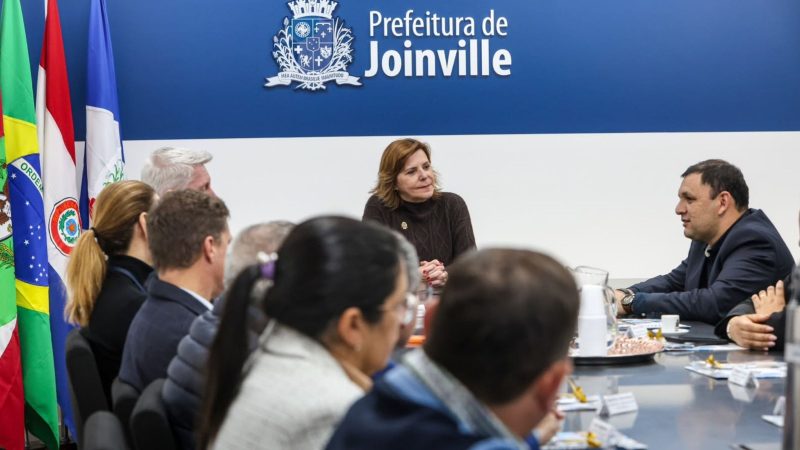 Prefeita Rejane Gambin recebeu representantes de Misiones, no Paraguai, para troca de experiências sobre desenvolvimento econômico e inovação - Prefeitura de Joinville/Reprodução