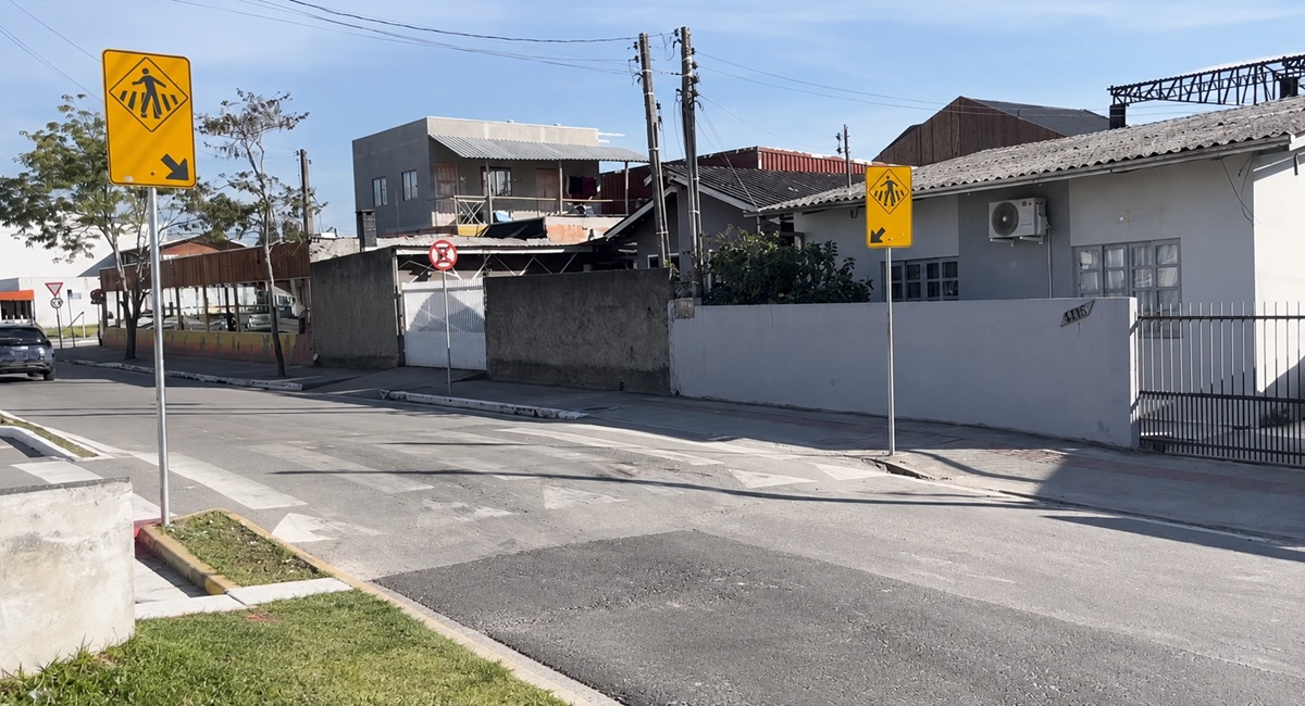 As notificações foram entregues nesta semana e concedem prazo de 30 dias para que os moradores procurem a Secretaria de Desenvolvimento Urbano e HabitaçãoFoto: Ricardo Alves/NDTV RECORD/Reprodução/ND Mais