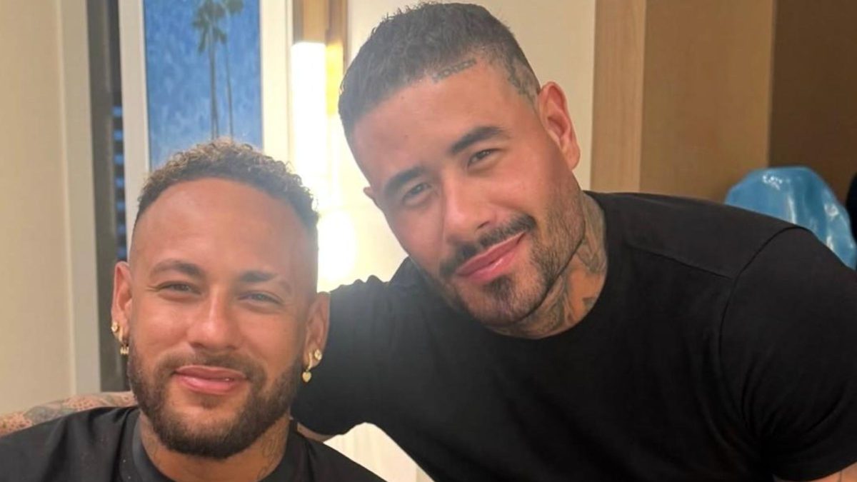 Neymar realiza sonho de barbeiro após eliminação do Brasil na Copa: ‘Energia fora do normal’