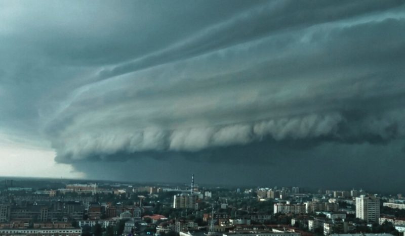 Ciclone, frente fria e rio atmosférico intenso vão trazer chuvas intensas, riscos de granizo e tornados ao Sul - Reprodução/X/ND Mais