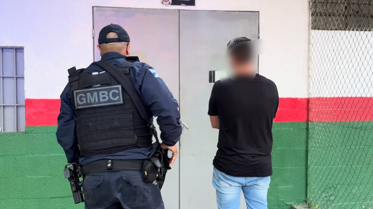 Homem é preso com dívida de quase R$ 400 mil em pensão alimentícia em Balneário Camboriú