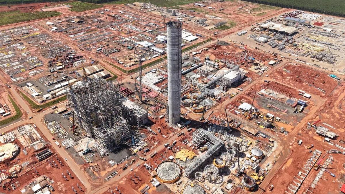 Maior fábrica de celulose do mundo abre inscrições para programa com bolsa de R$ 1.500 e chance de contratação - QTU Questões do Universo