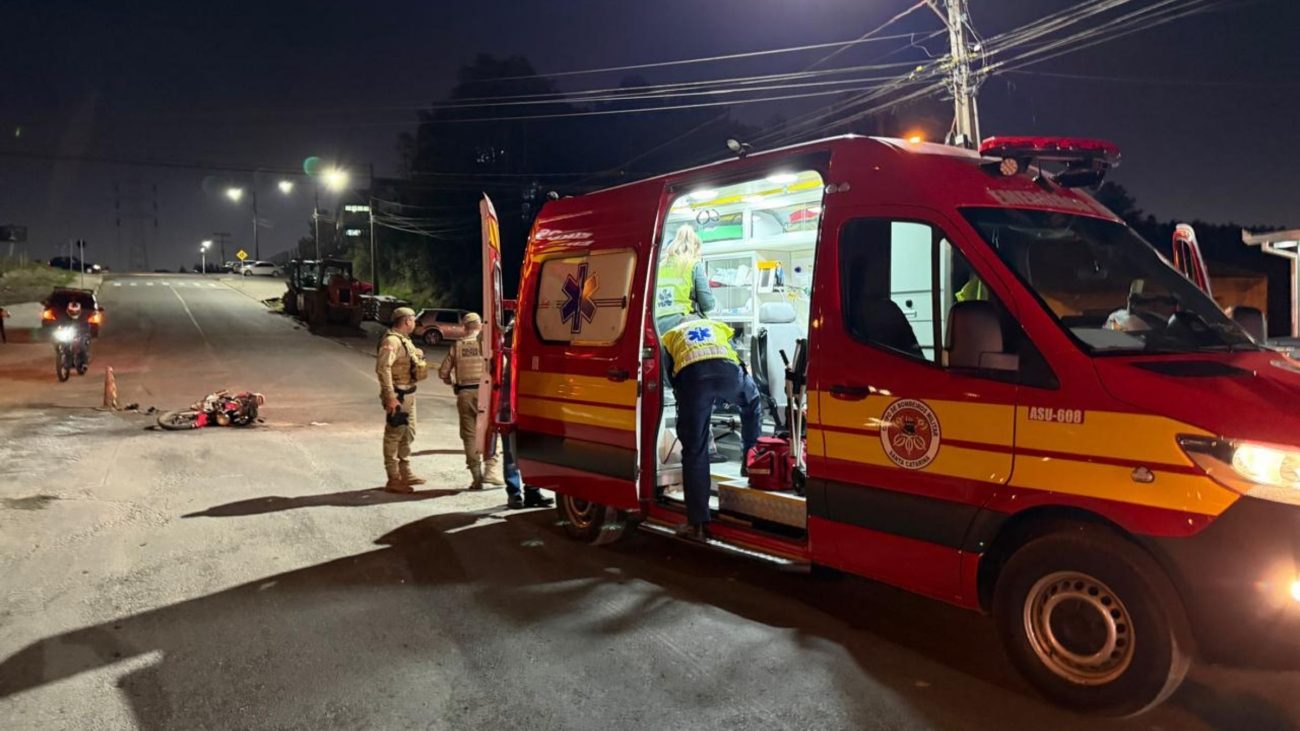 Motociclista perde a perna em grave acidente com caminhão em SC