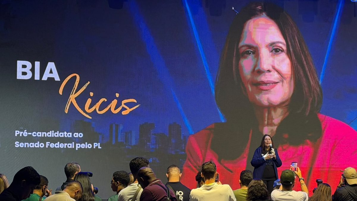 Bia Kicis confirma Michelle Bolsonaro na campanha e defende união da direita no DF - QTU Questões do Universo
