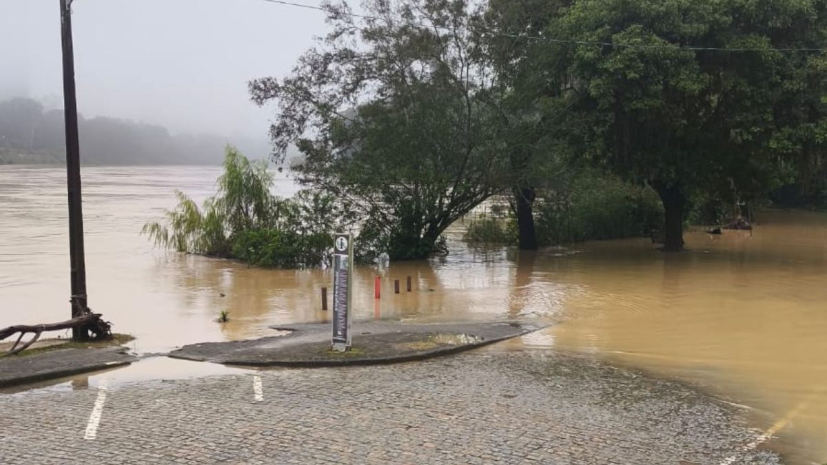 Ciclone Causa Chuvas Intensas e Eleva Nível de Rios em Santa Catarina