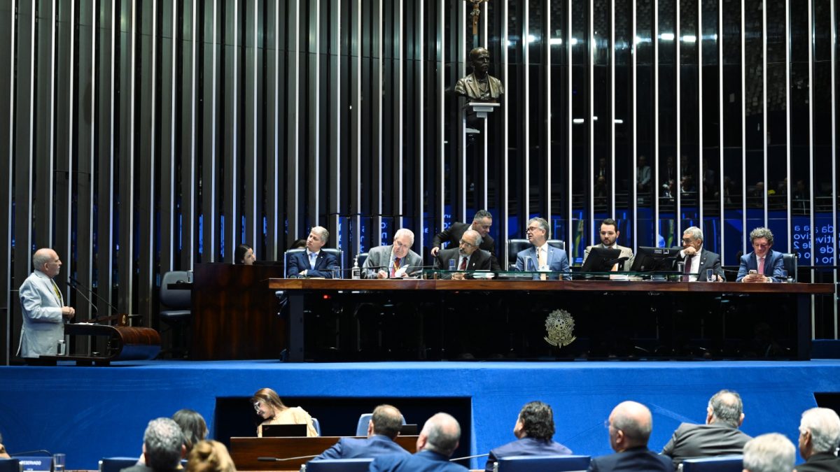 Escala 6×1: Senado tem 42 presentes e votação depende de articulação