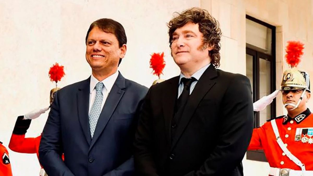 Tarcísio homenageia Javier Milei com Ordem do Ipiranga em SP