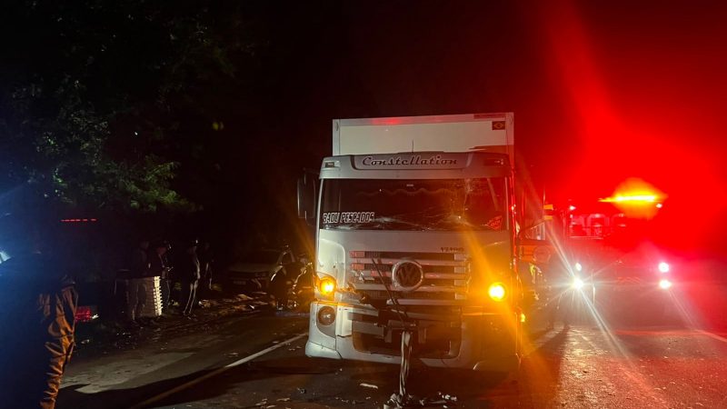 Acidente deixou trânsito lento na BR-101, em Palhoça. - Rubens Felipe/ND Mais