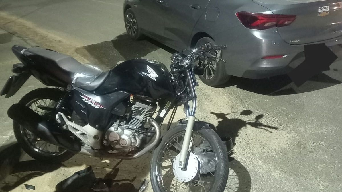 Motociclista sem documentos sofre acidente de trânsito e é levado ao hospital em estado grave, com traumatismo craniano e episódios de convulsão em SC - QTU Questões do Universo