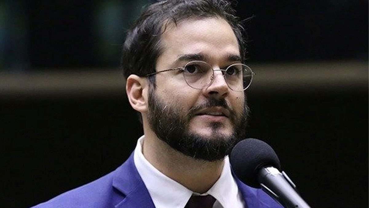 Após rumores de desistência, Túlio Gadêlha ‘quebra o silêncio’ e confirma candidatura