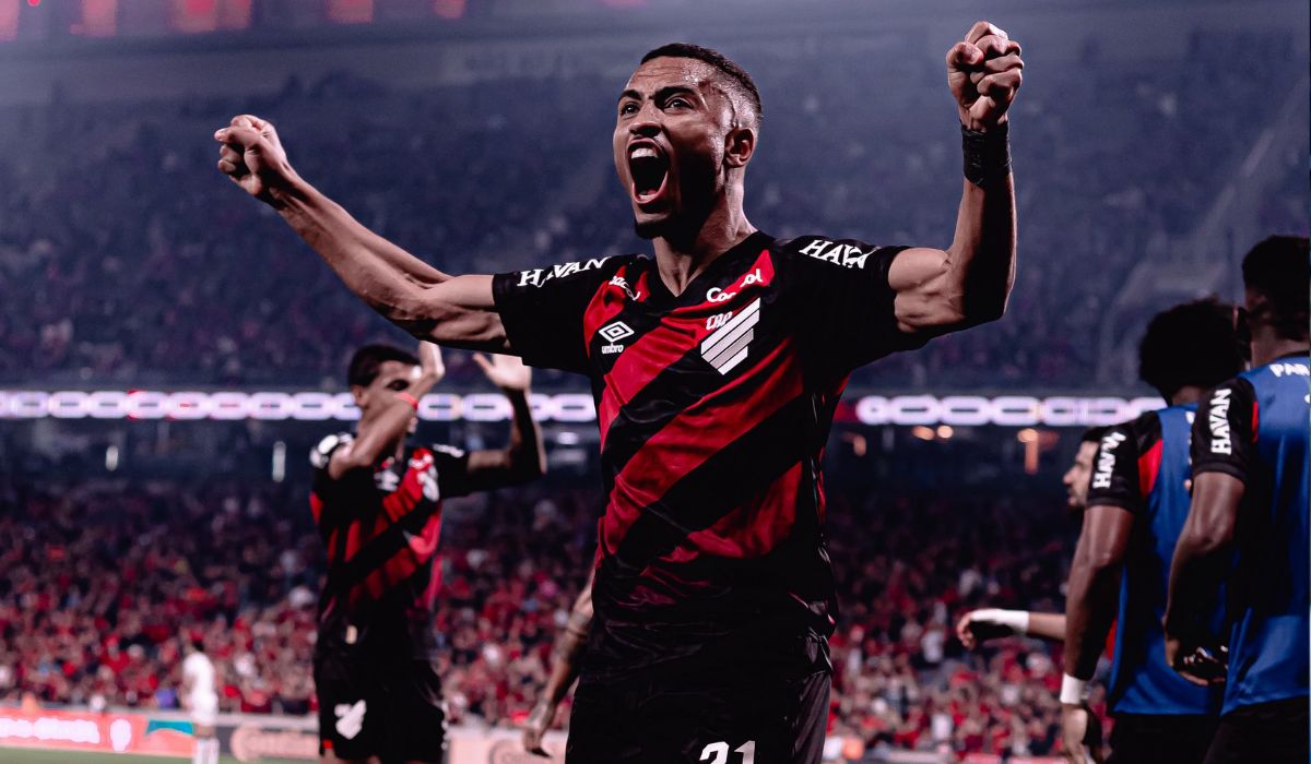 Corinthians testa Maicon no campo; atleta vem do futsal assim como LeozinhoFoto: Instagram/@leozinho/Reprodução/ND Mais