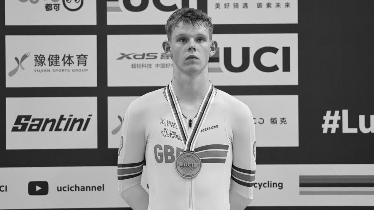 Promessa do ciclismo britânico morre aos 19 anos após ser atingido por carro durante