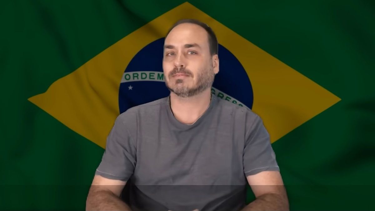 Carlos Bolsonaro estreia propaganda sem citar Santa Catarina - QTU Questões do Universo