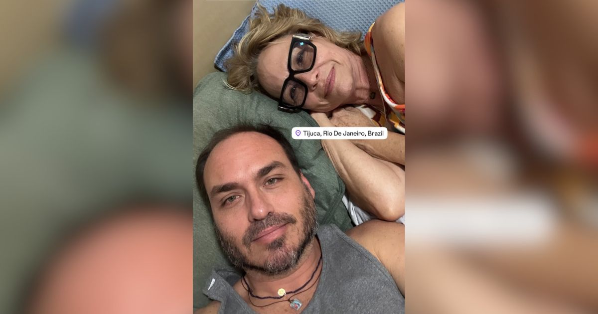 'Cheguei no melhor lugar do mundo': Carlos Bolsonaro volta ao Rio de Janeiro em meio à