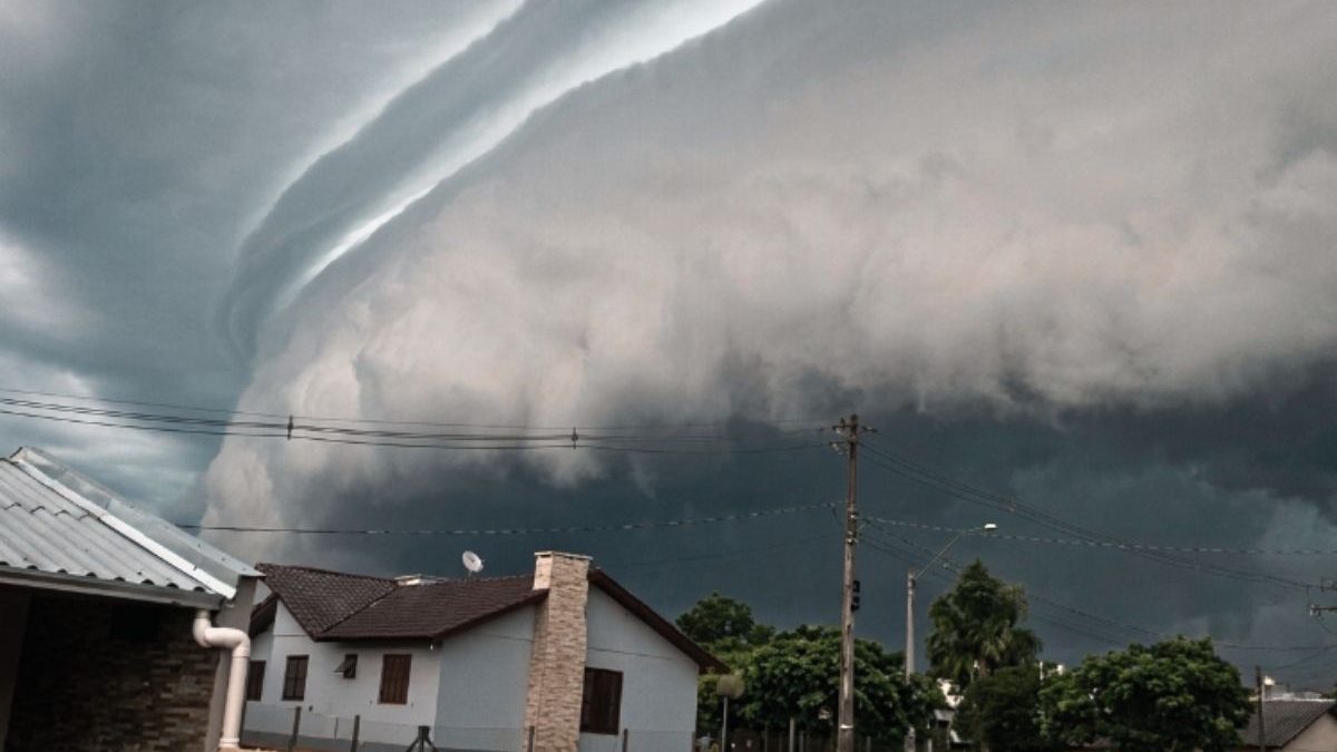 Ciclone extratropical traz ‘chuvarada’ de 200 mm no último fim de semana de agosto; veja onde há risco de inundações - QTU Questões do Universo