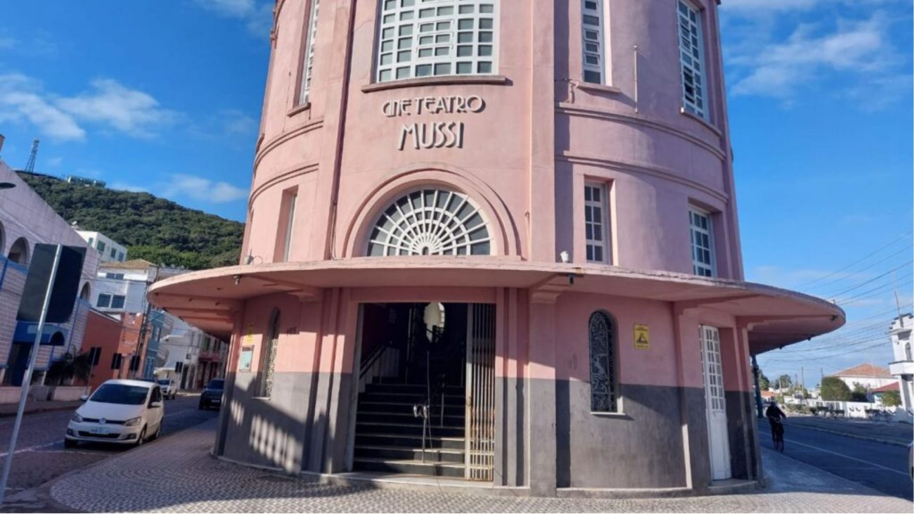 Cinema de rua de 75 anos foi restaurado pelo Iphan e reaberto em 2014 Foto: Divulgação/Prefeitura de Laguna/ND Mais