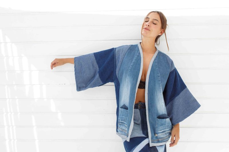Retalhos que poderiam ser descartados ganharam novas formas e foram transformados em peças de moda pela coleção Perifa Jeans - Divulgação/Cidades Invisíveis/ND Mais
