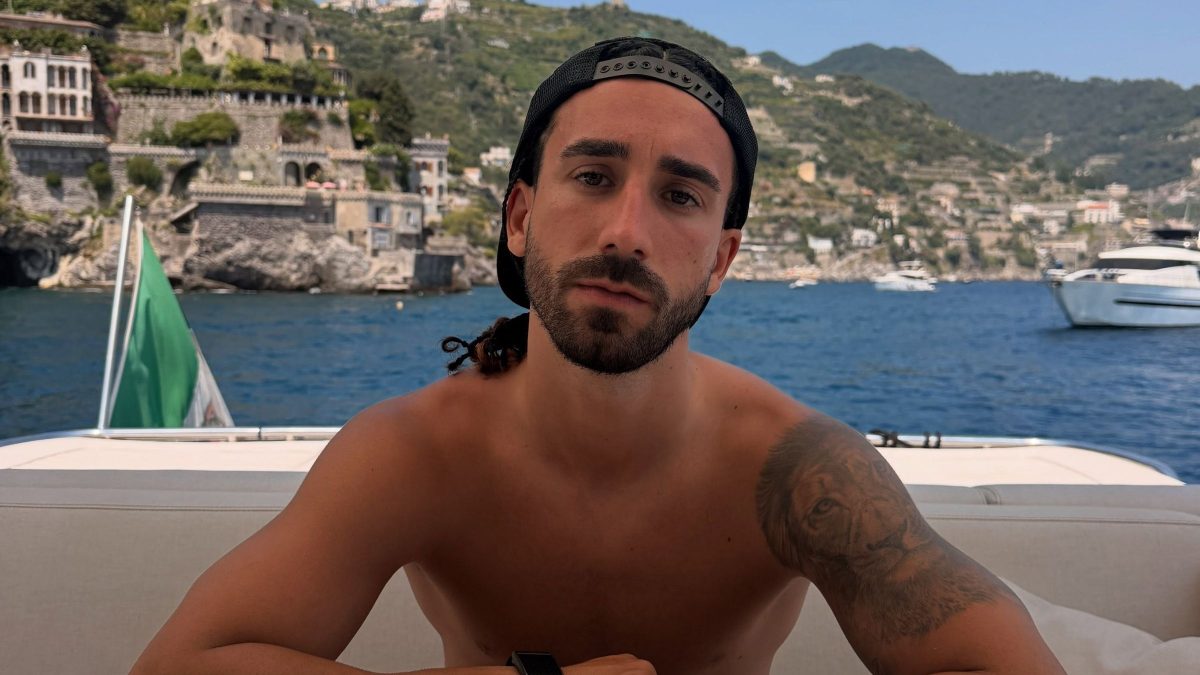 ‘Que cabelo’: Cucurella mostra coque com novo visual e chama atenção de jogador ‘marcante’ do Brasil - QTU Questões do Universo