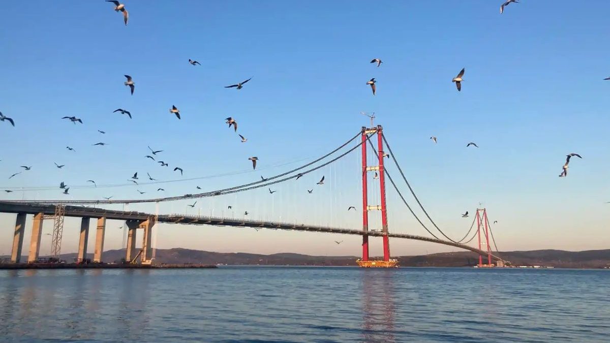 Custando quase R$ 14 bilhões, a maior ponte suspensa do mundo tem 2 mil metros, liga dois continentes em 6 minutos e deixa a ponte Hercílio Luz no ‘chinelo’ - QTU Questões do Universo