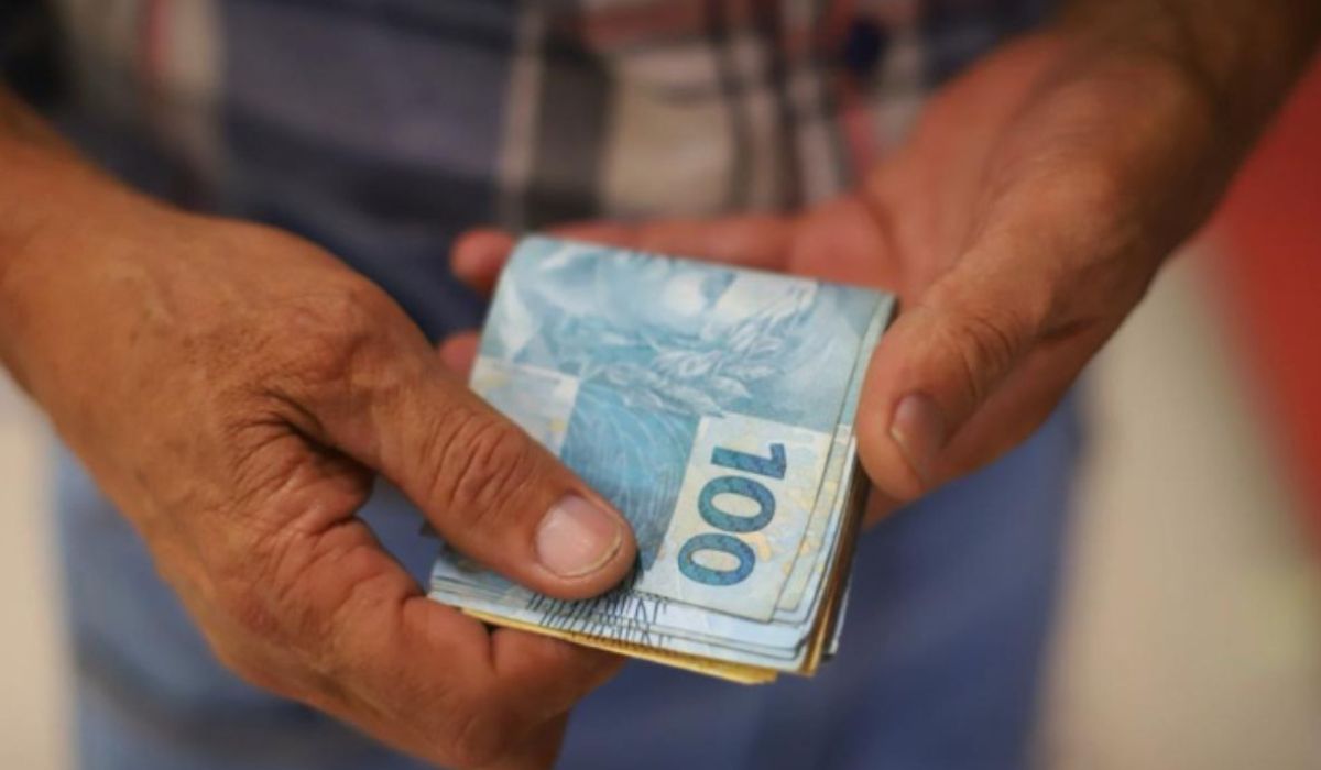 Receita Federal libera R$ 1,2 bilhão no último lote da restituição do Imposto de Renda.