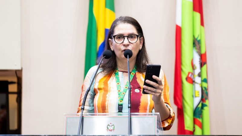 Marcia Denardin aponta o grave quadro em Santa Catarina para o diagnóstico de esclerose múltipla - Jeferson Baldo/Agência Alesc/ND Mais