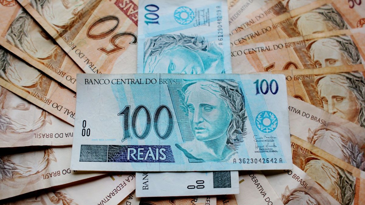 Quinto dia útil de agosto se aproxima: veja a data limite para receber o salário e o que acontece se houver atraso - QTU Questões do Universo