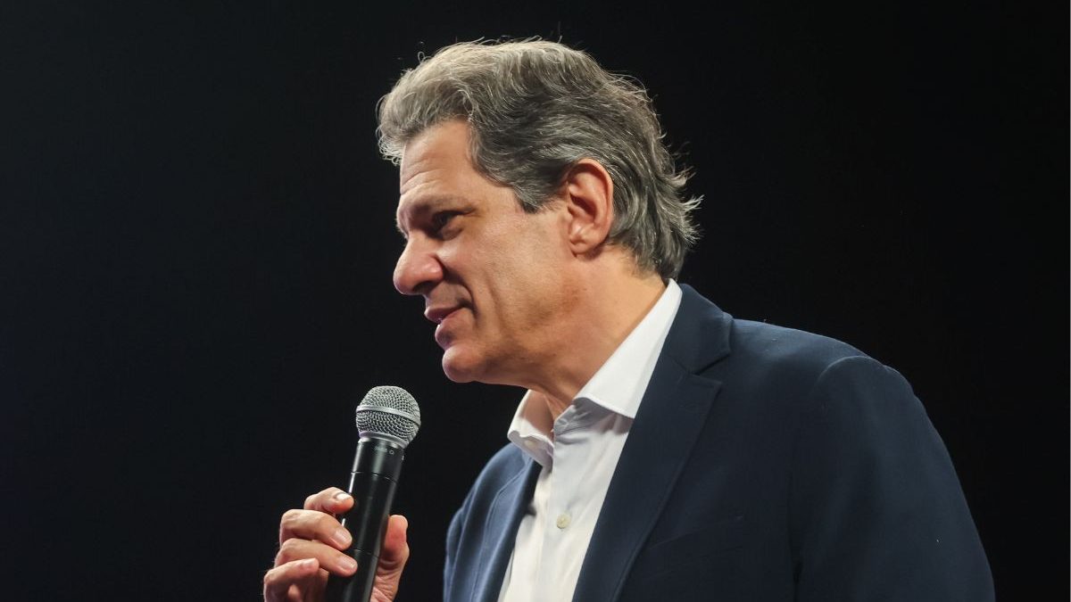 Enquanto candidatos recorrem ao passado, declarações provocam disputas de interpretação - QTU Questões do Universo