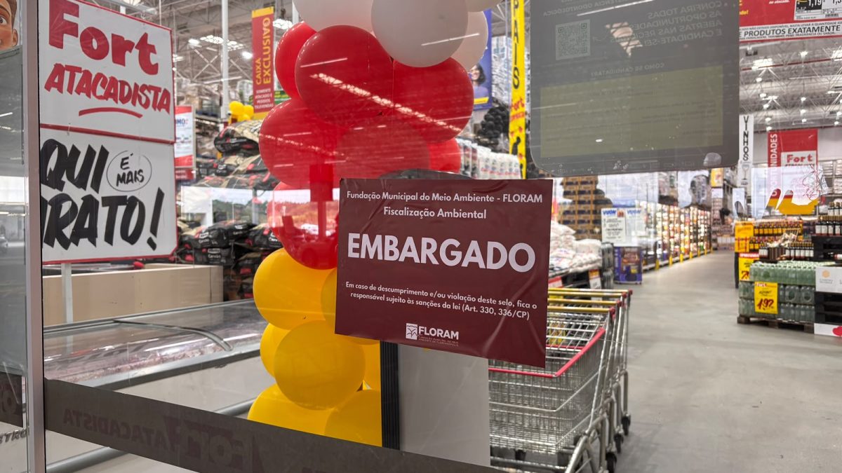 Unidade de grande rede atacadista é interditada por irregularidade com rede de esgoto em Florianópolis - QTU Questões do Universo
